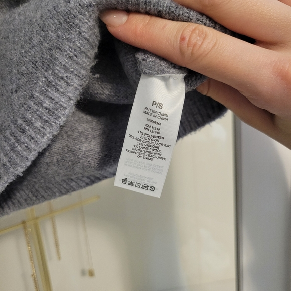 Thick knit cropped tank - Picture 3 of 3